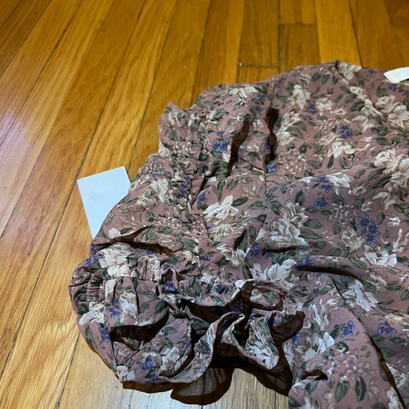 ASTR THE LABEL | Short Sleeve Taupe Ruched Floral Mini Dress - Picture 6 of 7